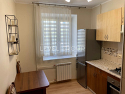 ������ 1-������� �������� ���. ��������, 21 (10�15 �� ���� �� ����� ���������) ���� 12