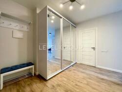  1    Podil Plaza & Residence.    6
