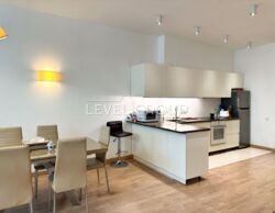 ЖК Смарагдовий: дизайнерська 2-кімнатна квартира з меблями та паркінгом фото 4 ЖК Смарагдовий: дизайнерська 2-кімнатна квартира з меблями та паркінгом фото 4