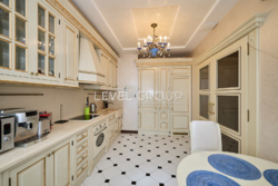 Ексклюзивна квартира з коштовним класичним інтер’єром фото 11 Ексклюзивна квартира з коштовним класичним інтер’єром фото 11