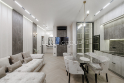  2-()       Crystal Park Tower  7