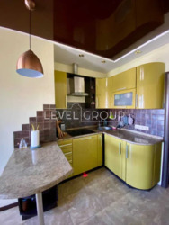 ������ 3-� �������� �� ���. ���������� ������, 2 (����� �������) � ������ ��������. ���� 5