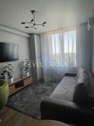      Crystal Avenue  5