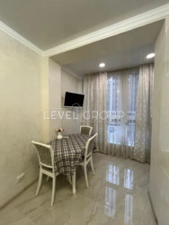   2    Sofia Residence,    5