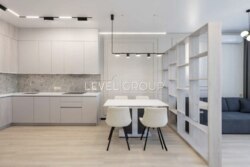    !  'Crystal Park Tower'!  1