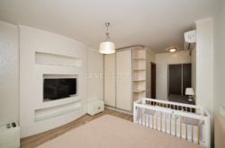    3-    4 , .  () 3  11