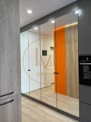  1-   .() 67  San Francisco Creative House  11