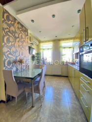 ������ 3-� �������� �� ���. ���������� ������, 2 (����� �������) � ������ ��������. ���� 1