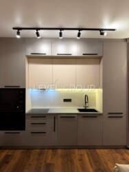 1     White Lines  8