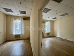 ����������� �� ������� ��������� ��������, �������� ������ �ᒺ������ ����� ������� (9 �����), ������������ �� 1 �� 2 �������� ��������� ����� � ����� ���� � �� ������ �������, 11 �������������� ������. ���� 6