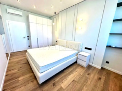  2       Manhattan City ( ѳ)  2