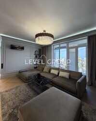 ����������� ����������� ������������ �������� ������ 120,4 �² �� 15 ������ � 17 � ����������� ������� �� ���. ѳ����� ��������, 44-�. ���� 9