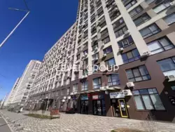 Пропонується 2-кімнатна видова квартира. ЖК Варшавський Мікрорайон. фото 1 Пропонується 2-кімнатна видова квартира. ЖК Варшавський Мікрорайон. фото 1