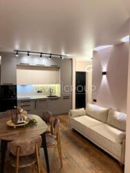 1     White Lines  3