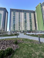  3-    'LIKO-GRAD Perfect Town', .  32   -,,   8