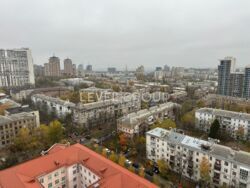 ������ 3-������� �������� � �� Taryan Towers ���� 13