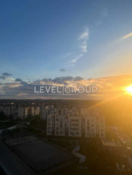 ������ 2-������� �������� 63 �2 � �� ParkLand �������� ���� 24