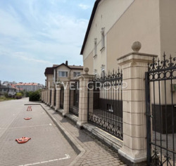 ������ 2-� �������� � �� ����� ����� 'Cappuccino House' ���� 17