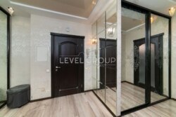 , 쳿, . (40- ), 58, 250 000$  9