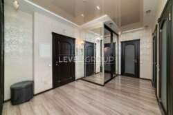 , 쳿, . (40- ), 58, 250 000$  10