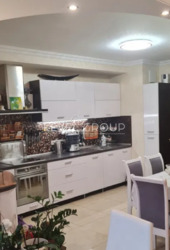 ������ 3-������� �������� 105�2 � �������� � ���������� 2009 ���� ���� 1