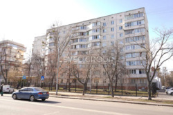 �������� 3-������� �������� 70 �² �� 7 ������ 9-����������� ������� �� ���. �����������, 28 (���������� �����). ���� 15