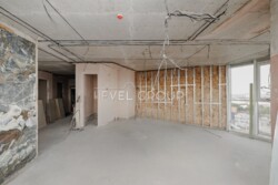     4       'Podil Plaza & Residence'  . 73  8