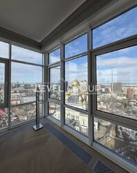 ����������� ����������� ������������ �������� ������ 120,4 �² �� 15 ������ � 17 � ����������� ������� �� ���. ѳ����� ��������, 44-�. ���� 35