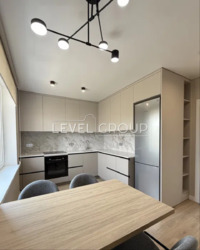 ������ 2-� �������� � �� ����� ����� 'Cappuccino House' ���� 3