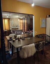  3  70 .   .   132  5