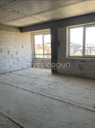     Club House  2