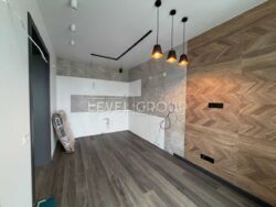 Пропонується простора 2-кімнатна квартира у будинку бізнес-класу ЖК «Володимирський» фото 2 Пропонується простора 2-кімнатна квартира у будинку бізнес-класу ЖК «Володимирський» фото 2