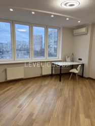 ������ �������� �� ���. �����������, 10 (�. ˳���������). ���� 4