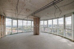     4       'Podil Plaza & Residence'  . 73  3