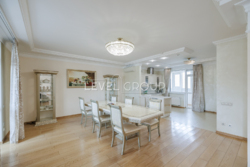 ����������� � ������ 3-������� �������� 212 �² � �� �ĳ����� ������� ������ ��������, 27� � ����� ���� ���� 4