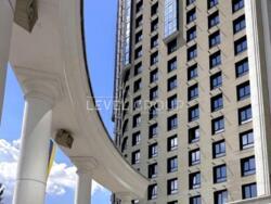1  (372)   Podil Plaza & Residence  .  73-77  4