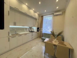 Продаж трьох кімнатної квартири в Царському будинку Тарасівська 8 фото 2 Продаж трьох кімнатної квартири в Царському будинку Тарасівська 8 фото 2