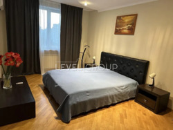 Простора та світла 3-кімнатна квартира площею 105 м² у сучасному будинку на Позняках. фото 1 Простора та світла 3-кімнатна квартира площею 105 м² у сучасному будинку на Позняках. фото 1