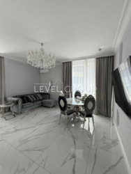 ������ 2-������� �������� � �� Jack House ���� 1