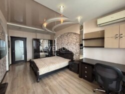 , 쳿, . (40- ), 58, 250 000$  5