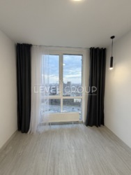 ������ 1 �� ��������, 43,7�2 �� 4U, � ��������, ����� ������������� 15 ��. ���� 8