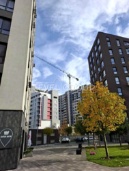 ��������� �������� �� ������������� 2-������� �������� � �������-���� �� Paradise Avenue ���� 8