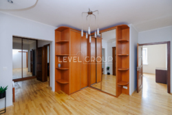 Продаж 4-кімнатної квартири в Cолом'янському районі фото 16 Продаж 4-кімнатної квартири в Cолом'янському районі фото 16