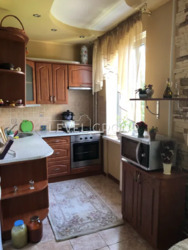 Продається 3-кімнатна квартира з капремонтом на Єреванській, Солом'янський район фото 1 Продається 3-кімнатна квартира з капремонтом на Єреванській, Солом'янський район фото 1