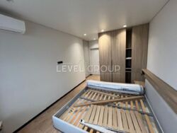  2-    White Lines  4