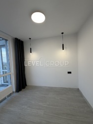 ������ 1 �� ��������, 43,7�2 �� 4U, � ��������, ����� ������������� 15 ��. ���� 7