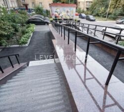 ������ 3-������� �������� 105�2 � �������� � ���������� 2009 ���� ���� 9