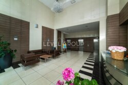 , 쳿, . (40- ), 58, 250 000$  16