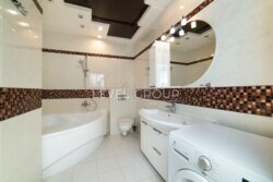 , 쳿, . (40- ), 58, 250 000$  13