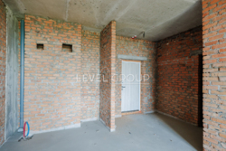 %  Edelweiss House 1 56,102  72    12